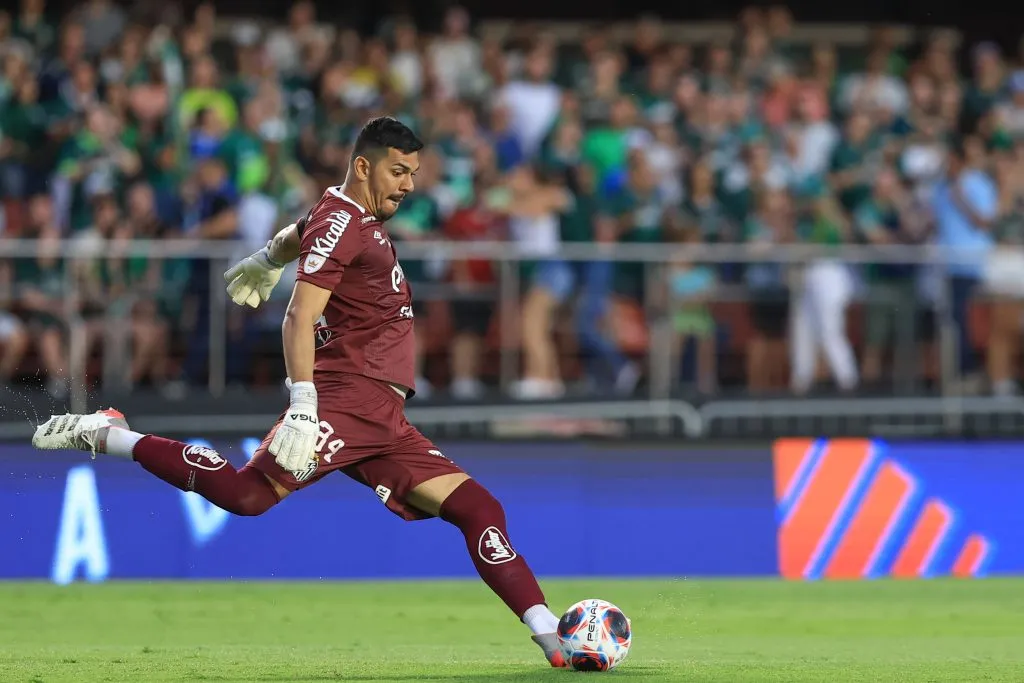 João Paulo tem contrato com o Santos até 2027 – Foto: Marcello Zambrana/AGIF