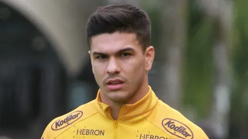 Foto: Fernanda Luz/AGIF – Rodrigo Fernández deve deixar o Santos