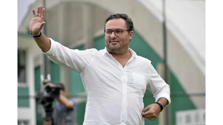 Alexandre Mattos tem buscado garantir reforços de peso para a próxima temporada. Bruno Ulivieri/AGIF