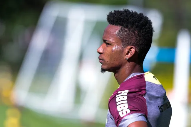 Thiago Mendes durante treino do São Paulo no CT da Barra Funda. Foto: Marcello Zambrana/AGIF