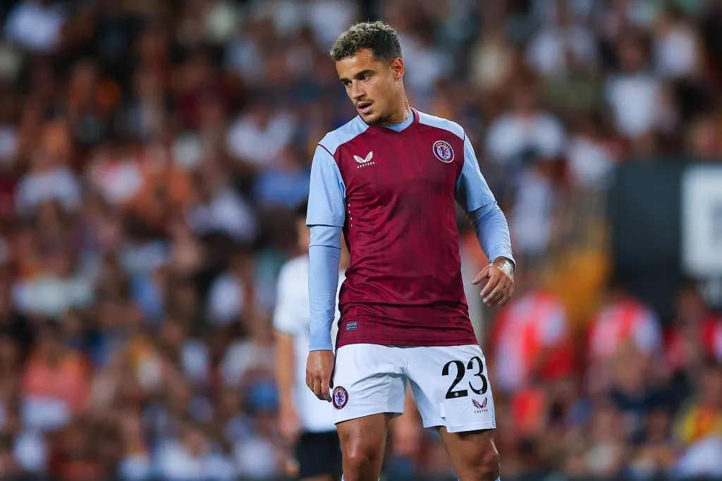 Coutinho com a camisa do Aston Villa. (Foto: Eric Alonso/Getty Images)