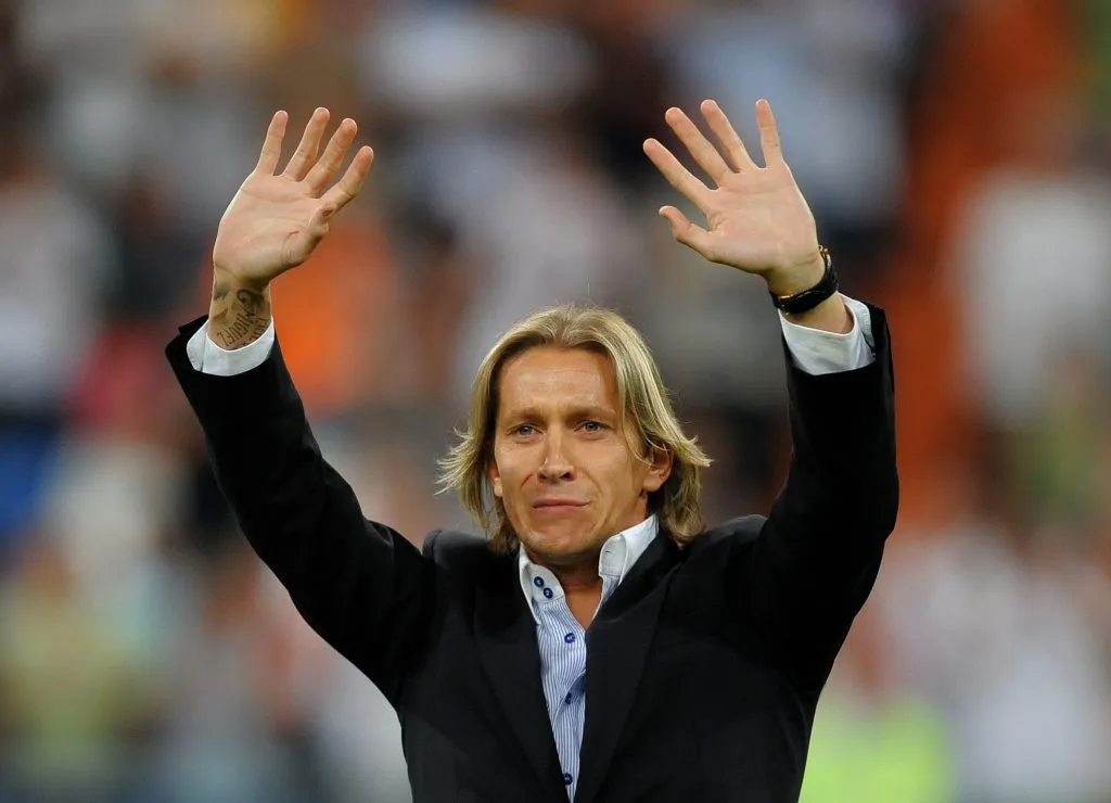 Michel Salgado, ex-jogador do Real Madrid, agora é técnico – Foto: Jasper Juinen/Getty Images