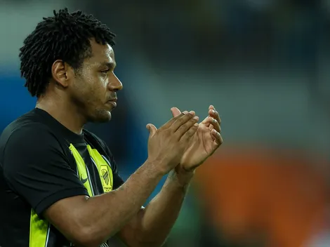 Romarinho manda a real sobre futuro e revela se volta ao Corinthians