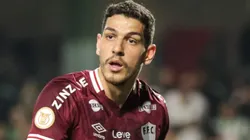 Nino desperta a cobiça na Europa - Foto: Robson Mafra/AGIF