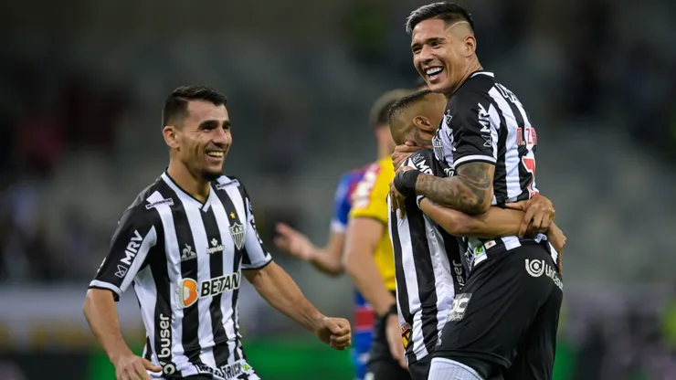 Júnior Alonso (à esquerda) pode ser primeira contratação do Vasco para 2024 - Foto: Pedro Vilela/Getty Images