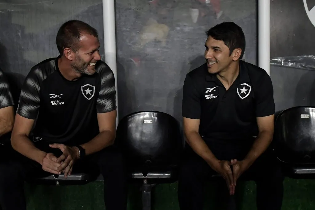 RJ – RIO DE JANEIRO – 09/11/2023 – BRASILEIRO A 2023, BOTAFOGO X GREMIO – Lucio Flavio tecnico do Botafogo durante partida contra o Gremio no estadio Sao Januario pelo campeonato Brasileiro A 2023. Foto: Thiago Ribeiro/AGIF