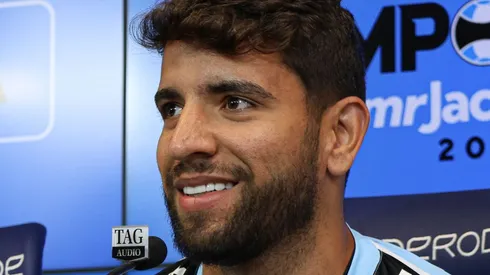 Pepê durante sua apresentação no Grêmio. Foto: Maxi Franzoi/AGIF