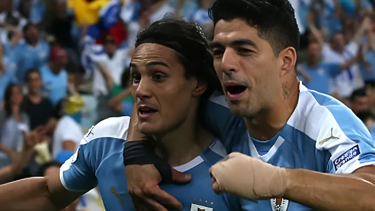 Cavani e Suárez comemorando gol da Seleção Uruguaia na Copa América de 2019 - Foto: Alexandre Schneider/Getty Images
