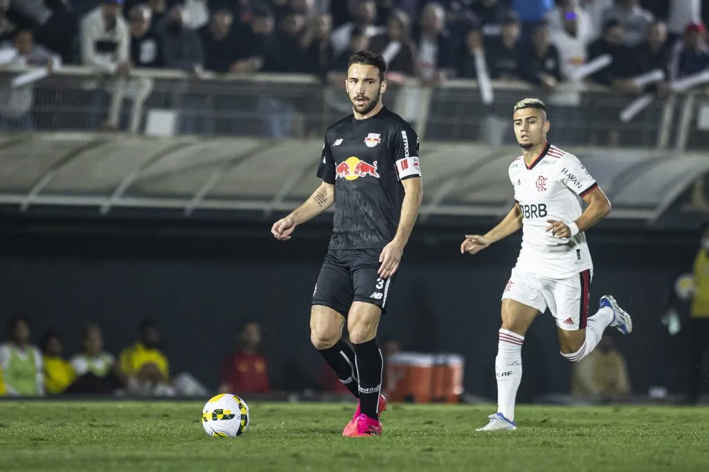Léo Ortiz contra o Flamengo. Foto: Diogo Reis/AGIF