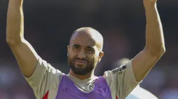 SAO PAULO, BRAZIL - AUGUST 06: Lucas Moura of Sao Paulo gestures during a warm up before a match between Sao Paulo and Atletico Mineiro as part of Brasileirao Series A 2023 at Morumbi Stadium on August 06, 2023 in Sao Paulo, Brazil. (Photo by Miguel Schincariol/Getty Images)