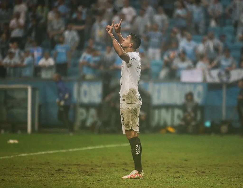 BA – PORTO ALEGRE – 12/11/2023 – BRASILEIRO A 2023, GREMIO X CORINTHIANS – Lucas Verissimo jogador do Corinthians durante partida contra o Gremio no estadio Arena do Gremio pelo campeonato Brasileiro A 2023. Foto: Giancarlo Santorum/AGIF
