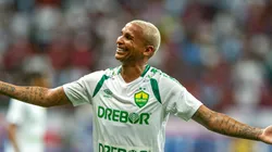 Deyverson comemorando gol diante do Bahia. Foto: Jhony Pinho/AGIF