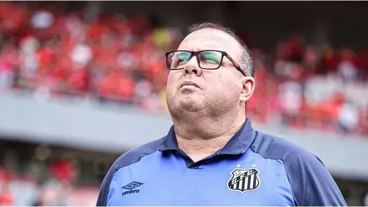 Foto: Maxi Franzoi/AGIF - Meio-campista do Santos entra na mira de clube argentino