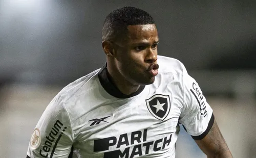 Junior Santos jogador do Botafogo comemora seu gol durante partida contra o America-MG