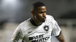 Junior Santos jogador do Botafogo comemora seu gol durante partida contra o America-MG no estadio Independencia pelo campeonato Brasileiro A 2023. Alessandra Torres/AGIF