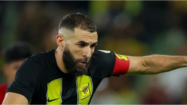 Benzema marca em vitória do Al-Ittihad. (Photo by Yasser Bakhsh/Getty Images)