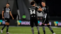Victor Cuesta jogador do Botafogo comemora seu gol com Adryelson jogador da sua equipe durante partida contra o Fluminense no estadio Engenhao pelo campeonato BRASILEIRO A 2023. Foto: Thiago Ribeiro/AGIF