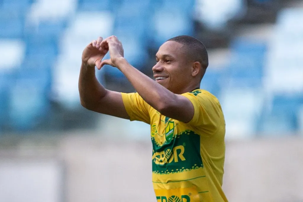 Wellington Silva está na mira da Raposa –  Foto: Gil Gomes/AGIF