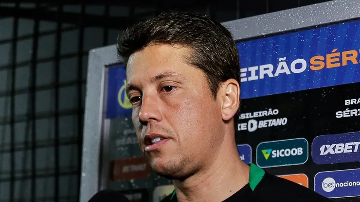 Thiago Carpini interessa ao Santos. Foto: Rafael Vieira/AGIF