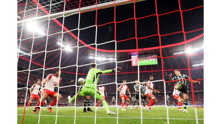 Bayern e Manchester United, pela fase de grupos da Liga dos Campeões, na Allianz Arena em Munique (Foto: Alex Grimm/Getty Images)