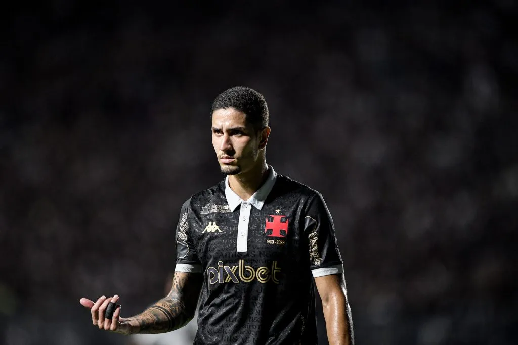 Praxedes ainda não tem permanência garantida – Foto: Thiago Ribeiro/AGIF.