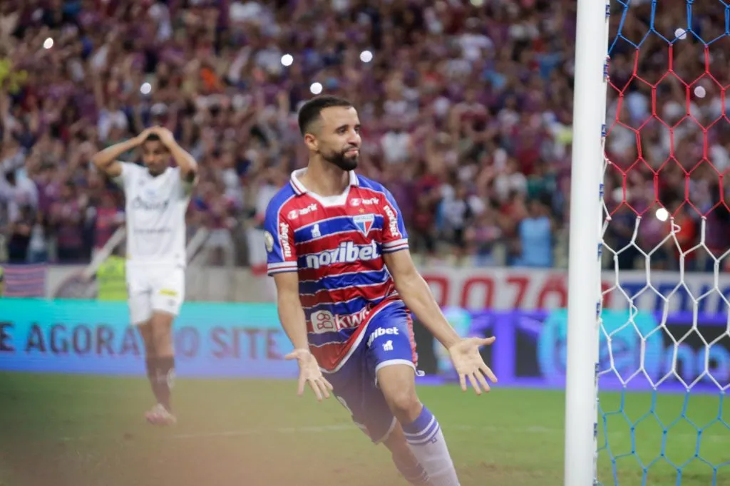 Caio Alexandre deve continuar no Fortaleza. Foto: Lucas Emanuel/AGIF