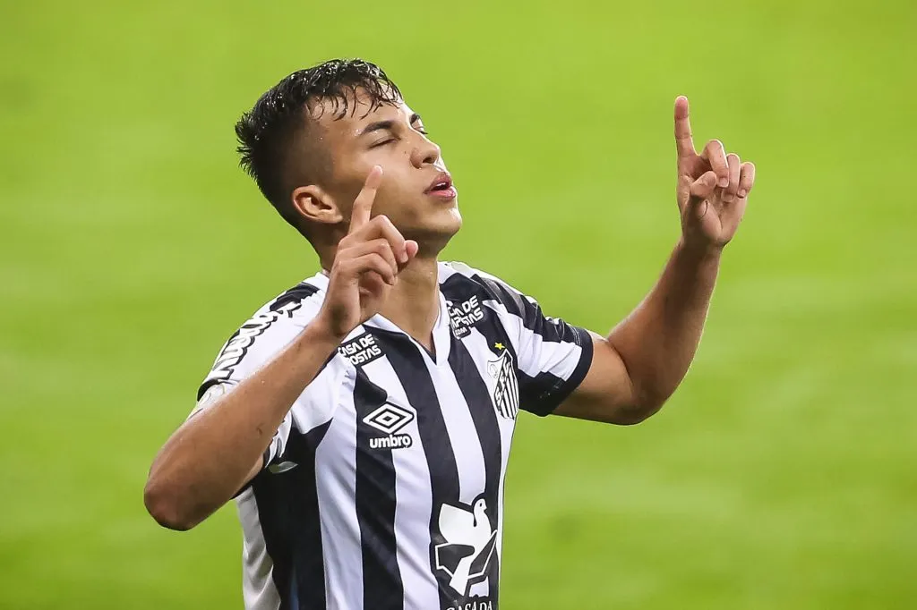 Kaio Jorge, atacante ex-Santos. Foto: Pedro H. Tesch/AGIF