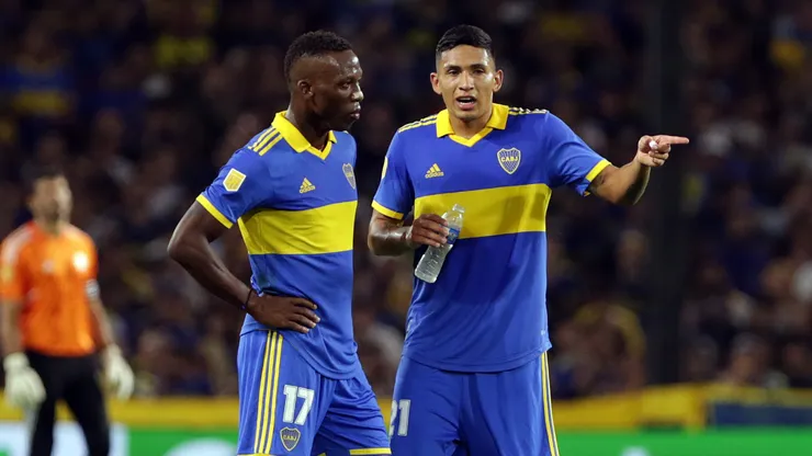 Medalhão do Boca é oferecido ao Corinthians - Foto: Daniel Jayo/Getty Images
