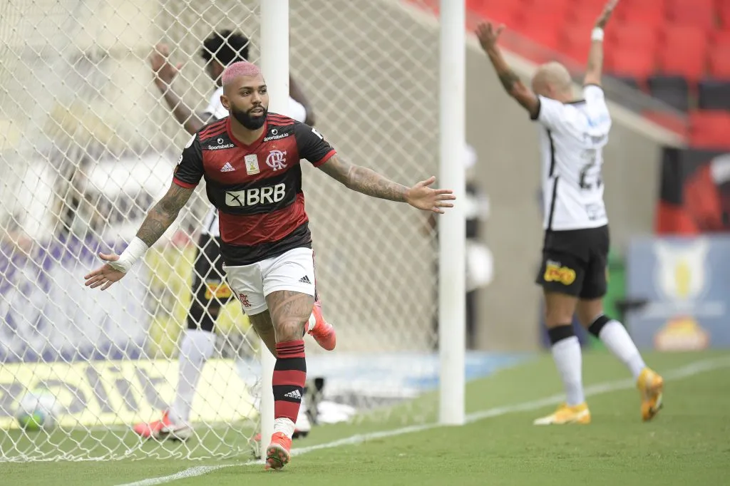 Gabigol comemorando gol contra o Corinthians no Brasileirão de 2020 – Foto: Fernando Soutello/AGIF