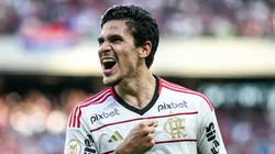 Pedro jogador do Flamengo comemora seu gol durante partida contra o Fortaleza no estadio Arena Castelao pelo campeonato Brasileiro A 2023. Foto: Kely Pereira/AGIF