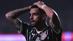 Renato Augusto jogador do Corinthians lamenta chance perdida durante partida contra o Sao Paulo no estadio Morumbi pelo campeonato Copa do Brasil 2023. Foto: Ettore Chiereguini/AGIF