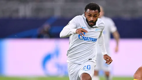 DORTMUND, GERMANY - OCTOBER 28: Wendel of Zenit St. Petersburg gets away from Axel Witsel of Borussia Dortmund during the UEFA Champions League Group F stage match between Borussia Dortmund and Zenit St. Petersburg at Signal Iduna Park on October 28, 2020 in Dortmund, Germany. Sporting stadiums around Dortmund remain under strict restrictions due to the Coronavirus Pandemic as Government social distancing laws prohibit fans inside venues resulting in games being played behind closed doors. (Photo by Lukas Schulze/Getty Images)