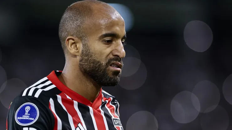 Lucas Moura aguarda negociação com o São Paulo e novidade veio nesta 2ª feira - Foto: Franklin Jacome/Getty Images