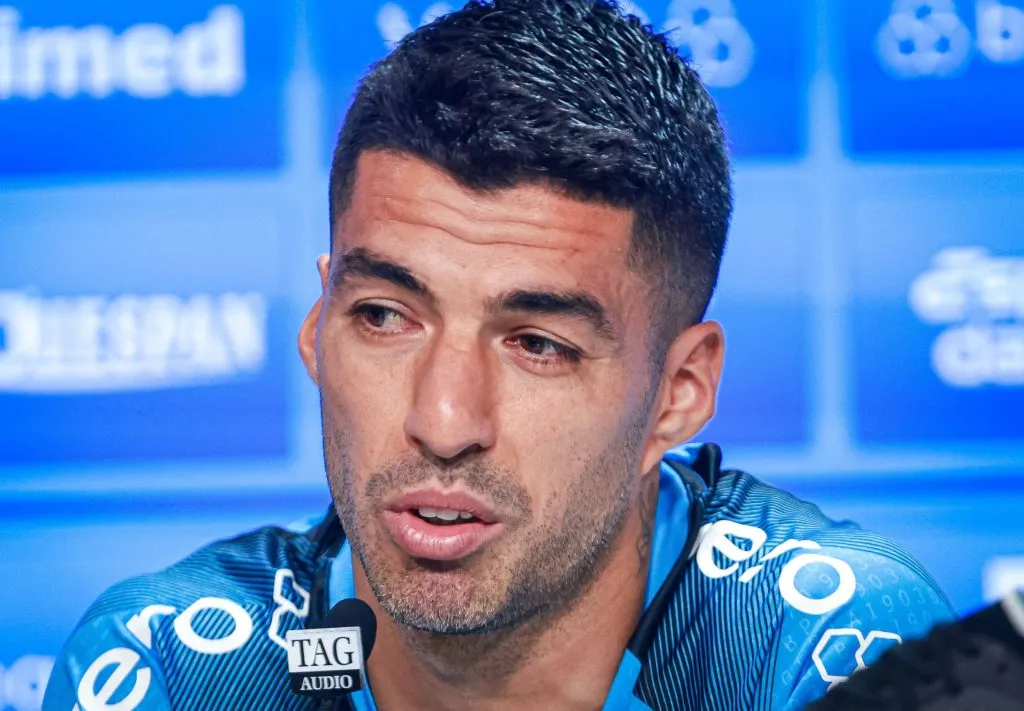 Suárez concede entrevista no Grêmio