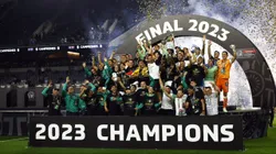 Club León comemorando a conquista da Concacaf Champions League 2023 após vitória por 1×0 contra o Los Angeles FC - Foto: Ronald Martinez/Getty Images