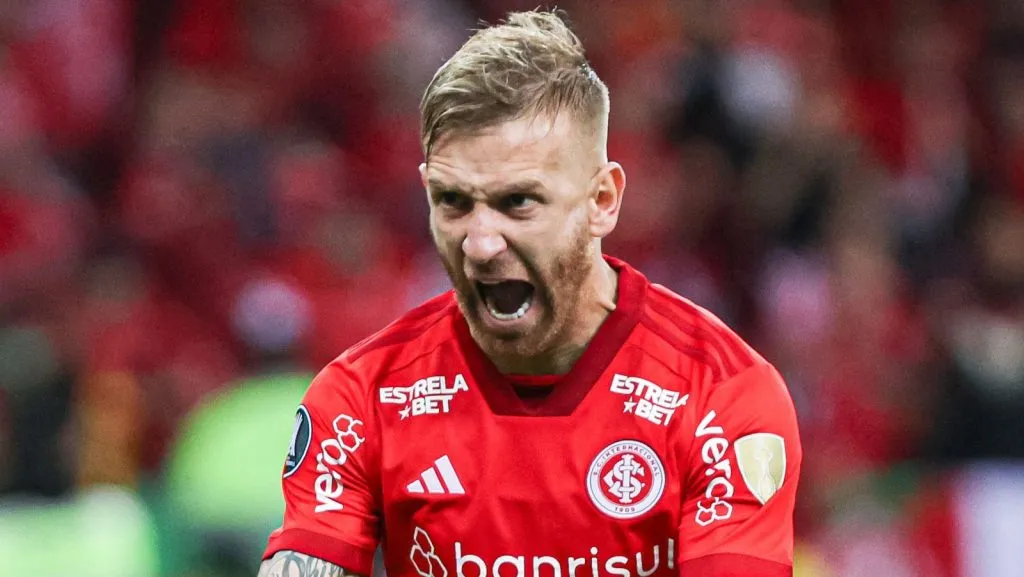 Pedro Henrique em ação pelo Inter