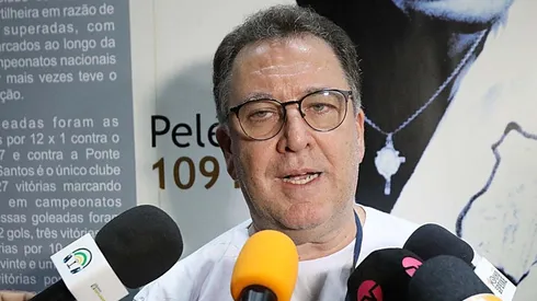 Marcelo Teixeira toma primeira decisão no Santos. Foto: Pedro Ernesto Guerra Azevedo/Santos FC