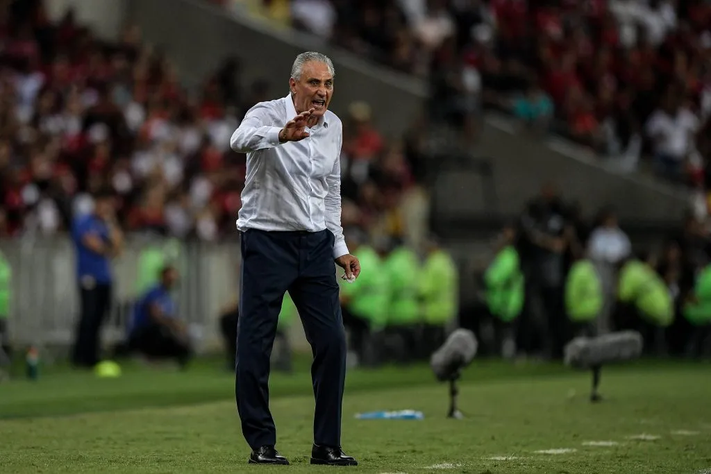 Tite técnico do Flamengo durante partida pelo campeonato Brasileiro A 2023. Foto: Thiago Ribeiro/AGIF