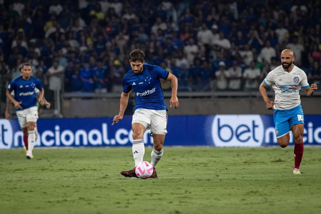Lucas Silva atuando no Campeonato Brasileiro 2023 pelo Cruzeiro. Foto: Fernando Moreno/AGIF