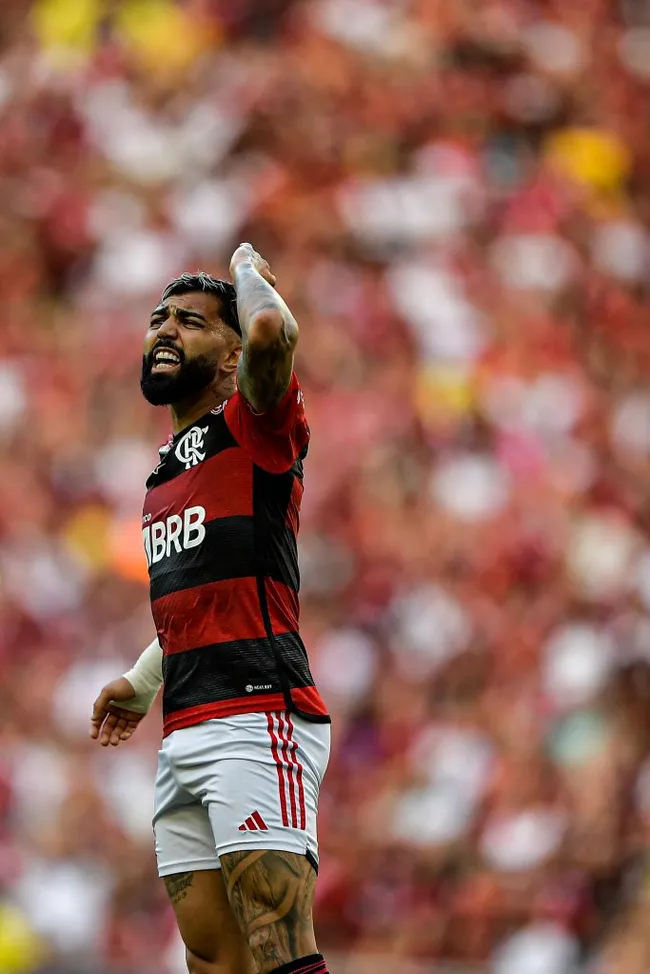 Gabigol, jogador do Flamengo, durante partida contra o America no estádio Maracanã pelo campeonato Brasileiro A 2023. Foto: Thiago Ribeiro/AGIF