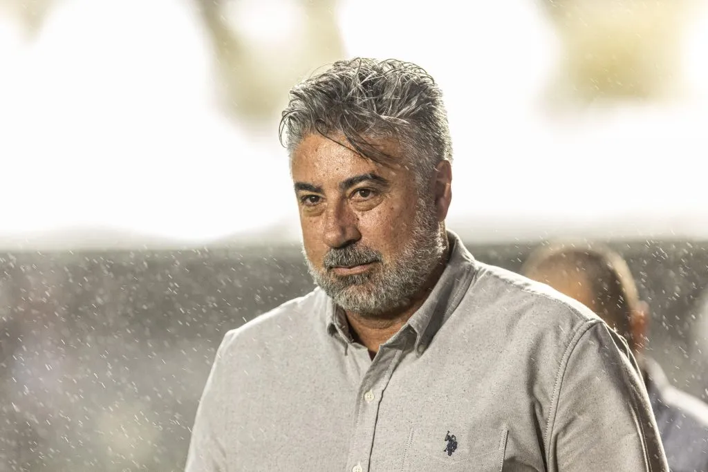Foto: Abner Dourado/AGIF – Alexandre Gallo pode estar de saída do Santos