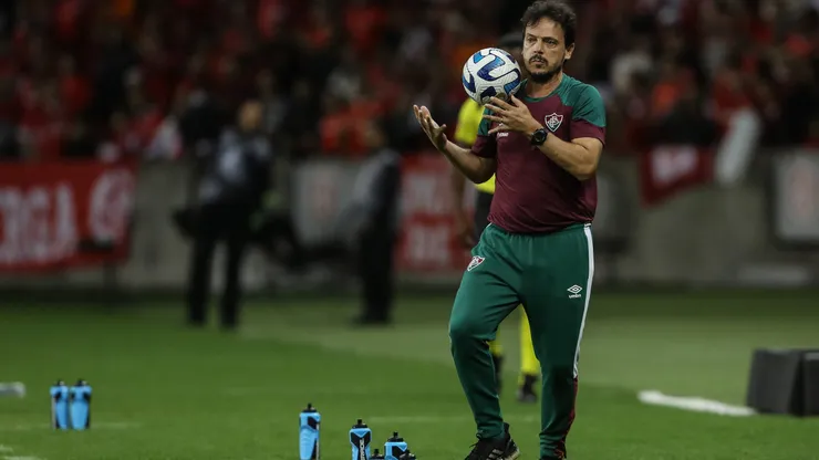 Diniz no comando do Fluminense. Foto: Pedro H. Tesch/Getty Images.
