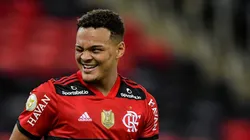 Rodrigo Munzi pode retornar ao Brasil e render aos cofres do Flamengo -Foto: Thiago Ribeiro/AGIF