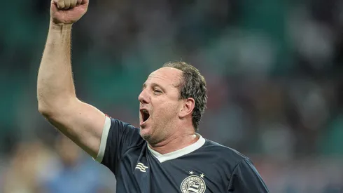 BA – SALVADOR – 06/12/2023 – BRASILEIRO A 2023, BAHIA X ATLETICO-MG – Jogadores do Bahia comemoram vitoria ao final da partida contra o Atletico-MG no estadio Arena Fonte Nova pelo campeonato Brasileiro A 2023. Foto: Jhony Pinho/AGIF