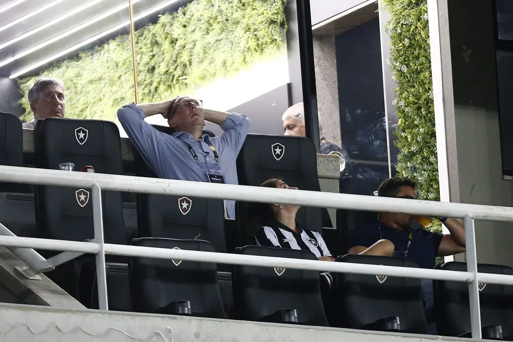 Textor assistindo um dos jogos do Botafogo no Campeonato Brasileiro. Foto: Wagner Meier/Getty Images