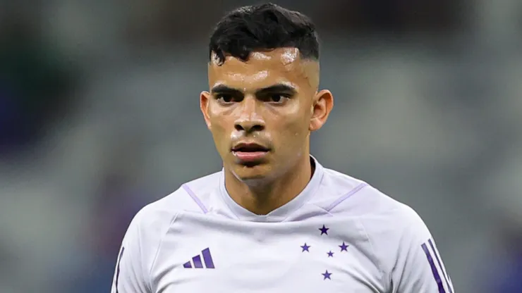 Bruno Rodrigues jogador do Cruzeiro durante aquecimento antes da partida contra o Palmeiras no estadio Mineirao pelo campeonato Brasileiro A 2023. Foto: Gilson Lobo/AGIF