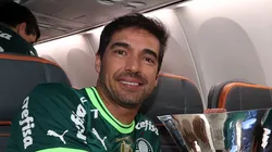 Abel com o troféu de campeão do Brasileirão. Foto: Cesar Greco/Palmeiras.