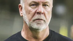 Mano Menezes técnico do Corinthians durante partida contra o Coritiba no estadio Couto Pereira pelo campeonato Brasileiro A 2023. Foto: Gabriel Machado/AGIF