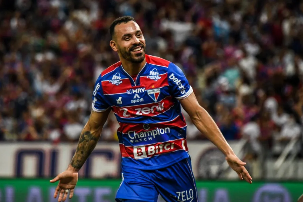 Moisés em ação pelo Fortaleza. Foto: Kely Pereira/AGIF