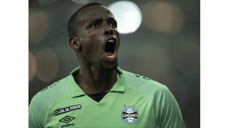 Caíque, goleiro do Grêmio, durante partida contra o Fluminense no estadio Maracana pelo campeonato Brasileiro A 2023. Foto: Jorge Rodrigues/AGIF